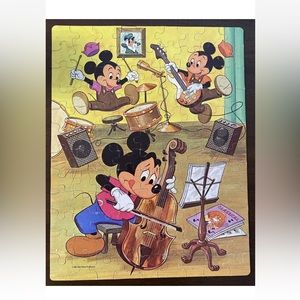 Walt Disney’s Mickey Mouse Puzzle 100 Large Pieces Golden Vintage 1983 14” x 18”